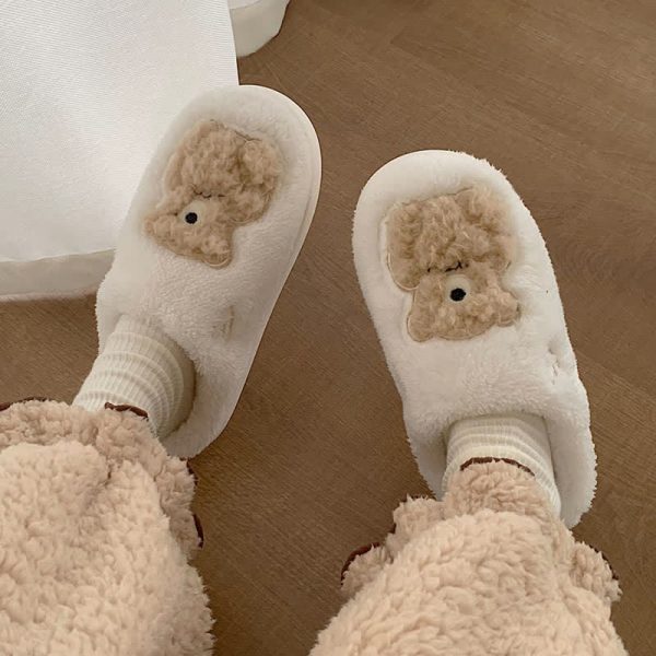 Lovely Cartoon Bear Letter V Plush Slippers - Modakawa Modakawa